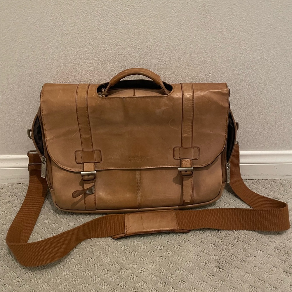 NWOT Kenneth Cole Reaction Brown Leather Messenger Bag